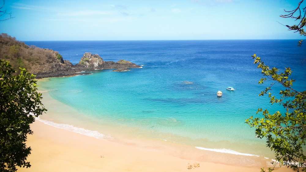 Praia do Sancho, em Fernando de Noronha