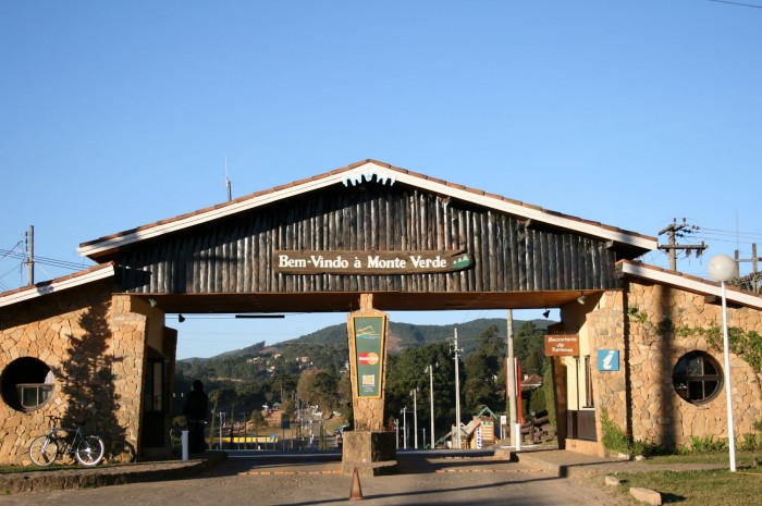 Pórtico de entrada de Monte Verde