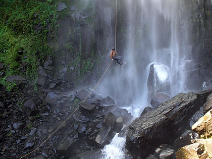 A cachoeira do esta em cassia dos coqueiros sp Rapel Em Cassia Dos Coqueiros Sp Trilhas E Aventuras