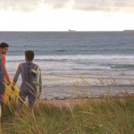 Surfistas em Praia do Alentejo, em Portugal