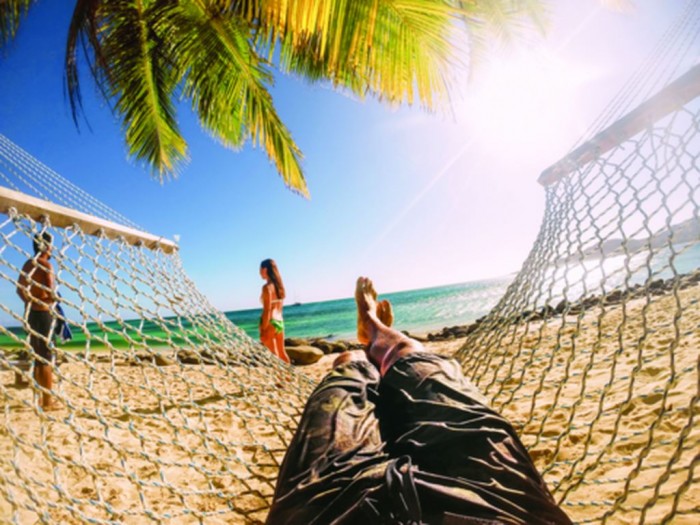 SI00492_140725_T2_Jann_Ferrer_FijiHammock