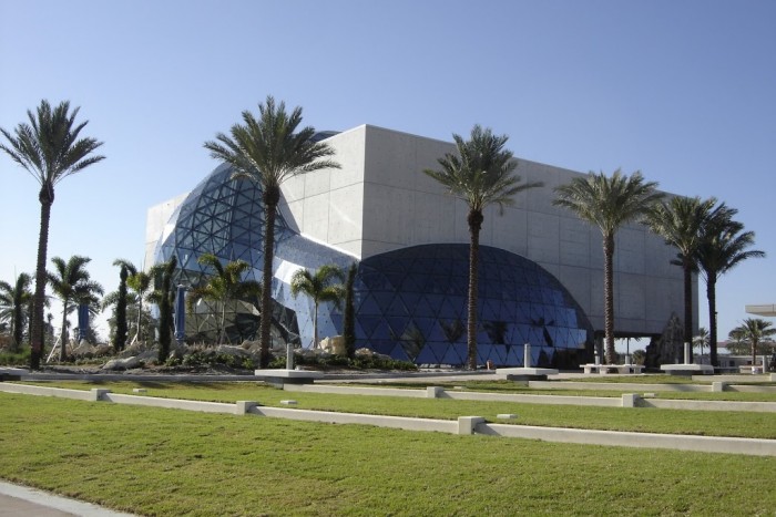 Salvador_Dali_Museum-St._Petersburg_FL-USA