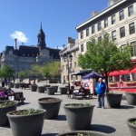 Montreal - Place Jacques Cartier e, ao fundo, Hotel de Ville de Montréal