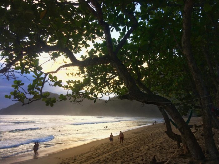 Entardecer na Praia do Sono