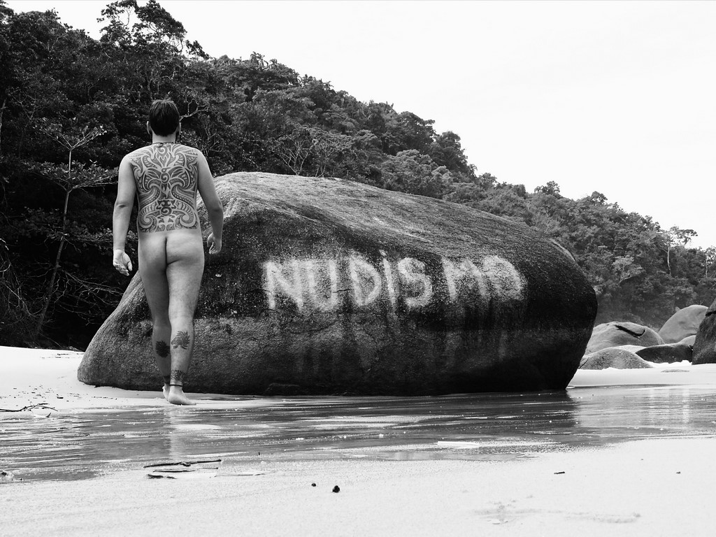 Liberdade total nas Praias de Nudismo em Trindade - RJ