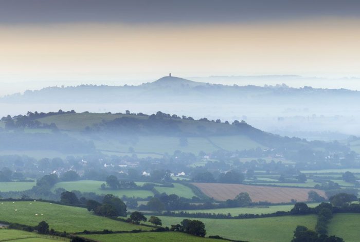As Brumas de Avalon - Glastonbury Tor - Inglaterra